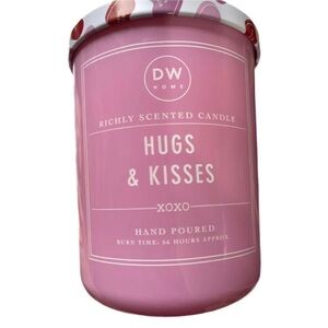 NWT! DW Home / Love / Romance / Mother’s Day "Hugs & Kisses" 15.4 Oz.